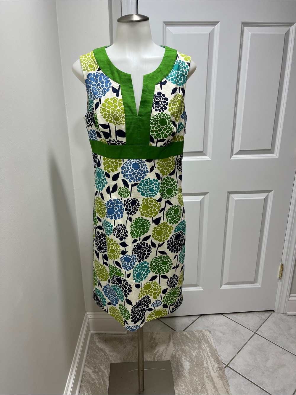 Boden Sleeveless Fun-Floral Midi Dress with Green Trim-sz 10.